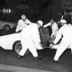 Illustration for article titled Hoisting A 1966 Mustang To The Roof Of The Empire State Building
